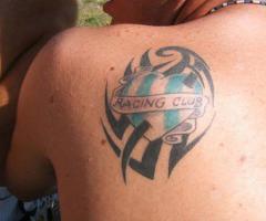 Corazón de Racing y tribal