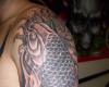 Tatuaje de Pez Koi blanco y negro