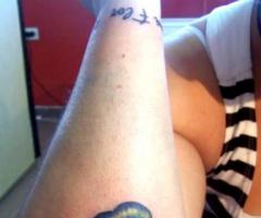 Beso con los colores de Boca Juniors