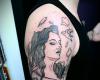 Rostro de mujer y aves