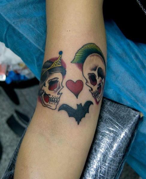Mr and Mrs skull love