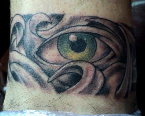 Manga de ojo realista tribal