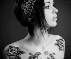 Roses on showlder