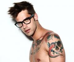 Tatuaje de modelo masculino
