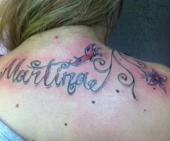 Martina con mariposas y lazos