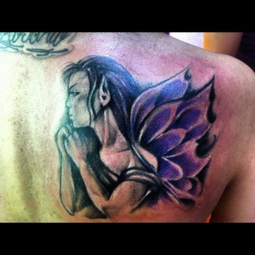 Tatuaje de hada de perfil