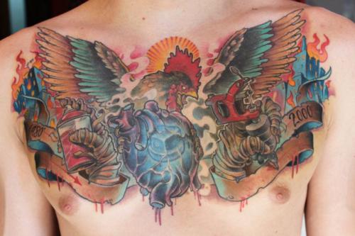 Gallo, corazon, alas y maquina de tatuajes