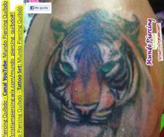 Tigre full color en el brazo
