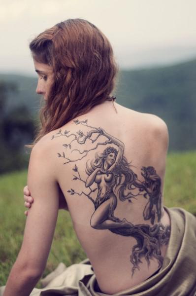 Bosque arbol mujer