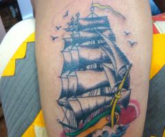 Tattoo de barco de alta mar