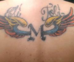 Nombre de mis hijos e inicial de mi esposo