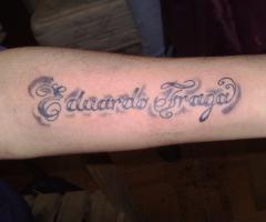 Eduardo Fraga en letras cursiva