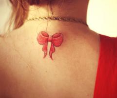 Tatuaje de moño