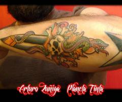 Tatuaje de Daga en antebrazo