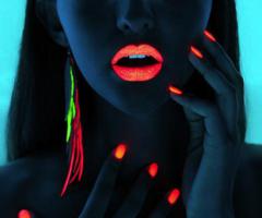Lapiz labial y uñas fluor