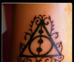 Mi tercer tatuaje. El símbolo de Las Reliquias de La Muerte (de la saga de Harry Potter)