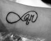 iniciales tattoo