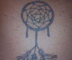 Tatuajes atrapasueños plumas