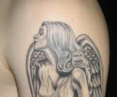 Un angel tatuado