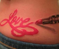 Love con lapiz labial