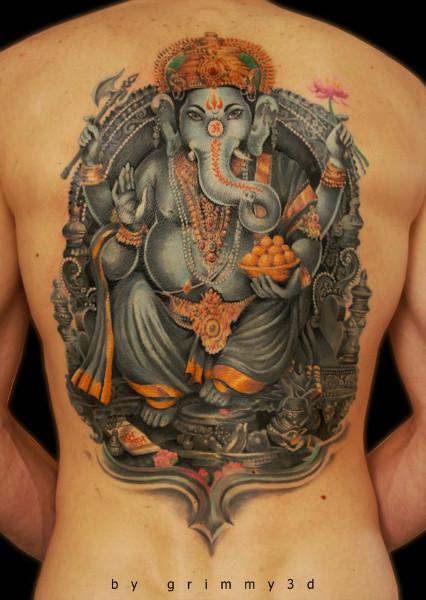 Religiosos con Ganesha