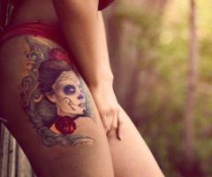catrina sensual en pierna