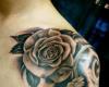 http://www.tattooset.com/images/tattoo/2013/02/06/15903-mejores-tatuajes-femeninos-de-flores_tiny.jpg