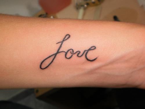 frase Love escrita