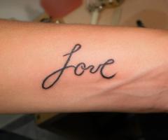 frase Love escrita