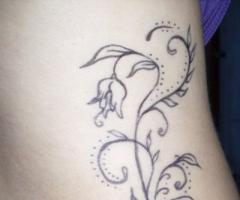 flores con iniciales