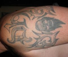tatuaje con un diseño tipo estilo japones