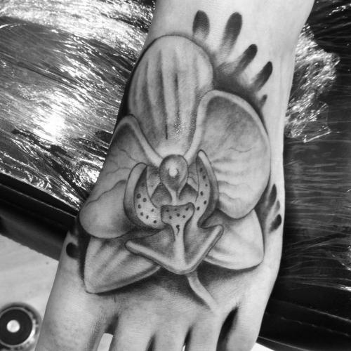 Flower b&w