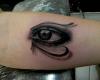 ojo egipcio tatuaje realista