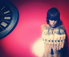 Finger tattoo