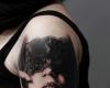 Rostro femenino realista tatuaje