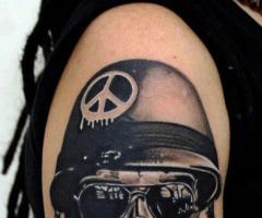 genial tattoo war