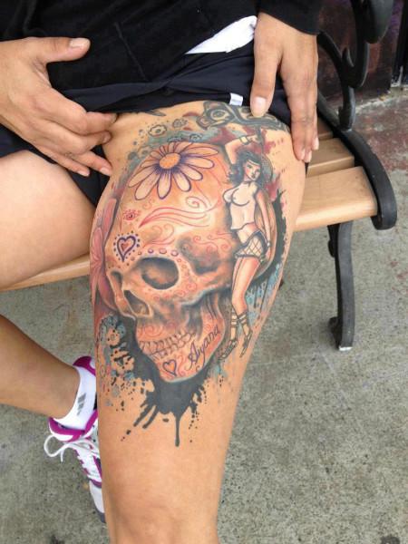 calavera con pin up