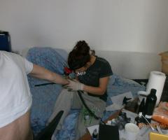 doing a tattoo tatuaje brasov
