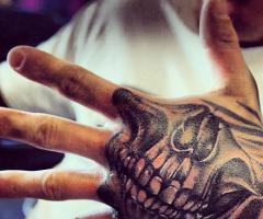 Mano Tatuaje de calavera