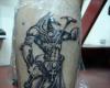 anubis tatuado blanco y negro