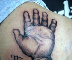 mano de bebe