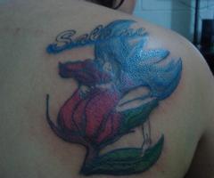 tattoo esmit flor y nombre