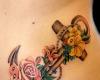Ancla femenina con flores