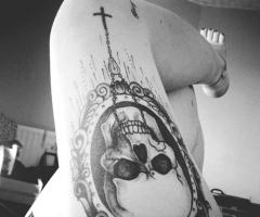 Skull tattoo with rosary picture frame