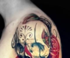 Τατουάζ μανίκι σύνθεση Skull Λουλούδια