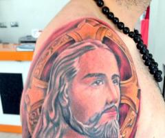 Tatuaje realista de Jesús