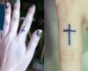 Brandi Cyrus cross tattoo on her finger