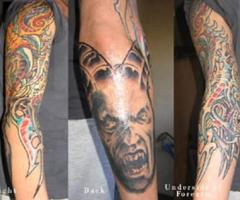 Molto colorato tatuaggio sul braccio