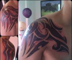 Tatuaje de tribal masculino