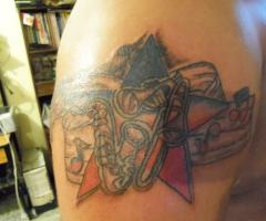 Tatuaje de instrumentos musicales